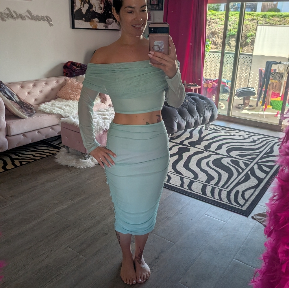 Elegant Off-Shoulder top and Midi Skirt Set in Light Blue size  large